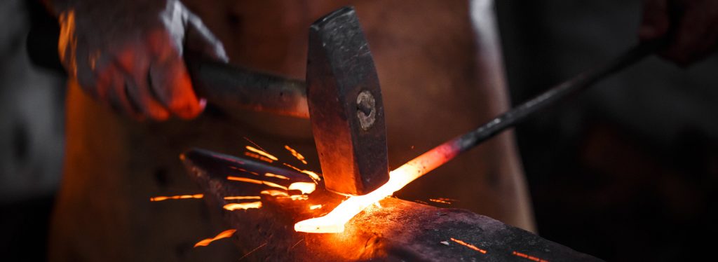 "El Arte Forjado en Fuego: Descubriendo el Acero de Toledo"
