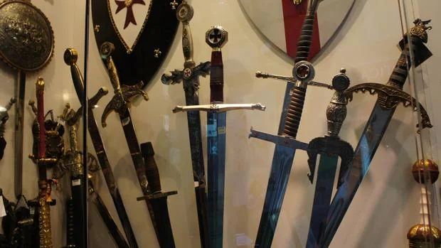 ¿Están prohibidas las espadas en España?