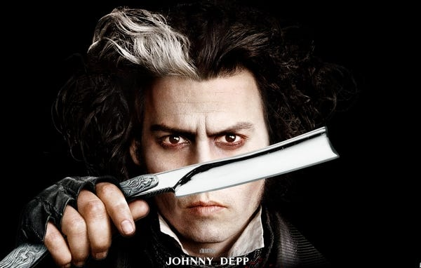 El rostro del personaje de Sweeney Todd, con la navaja abierta ante él.