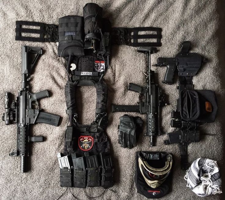 Colección supervivencia, survival. Espadas y más