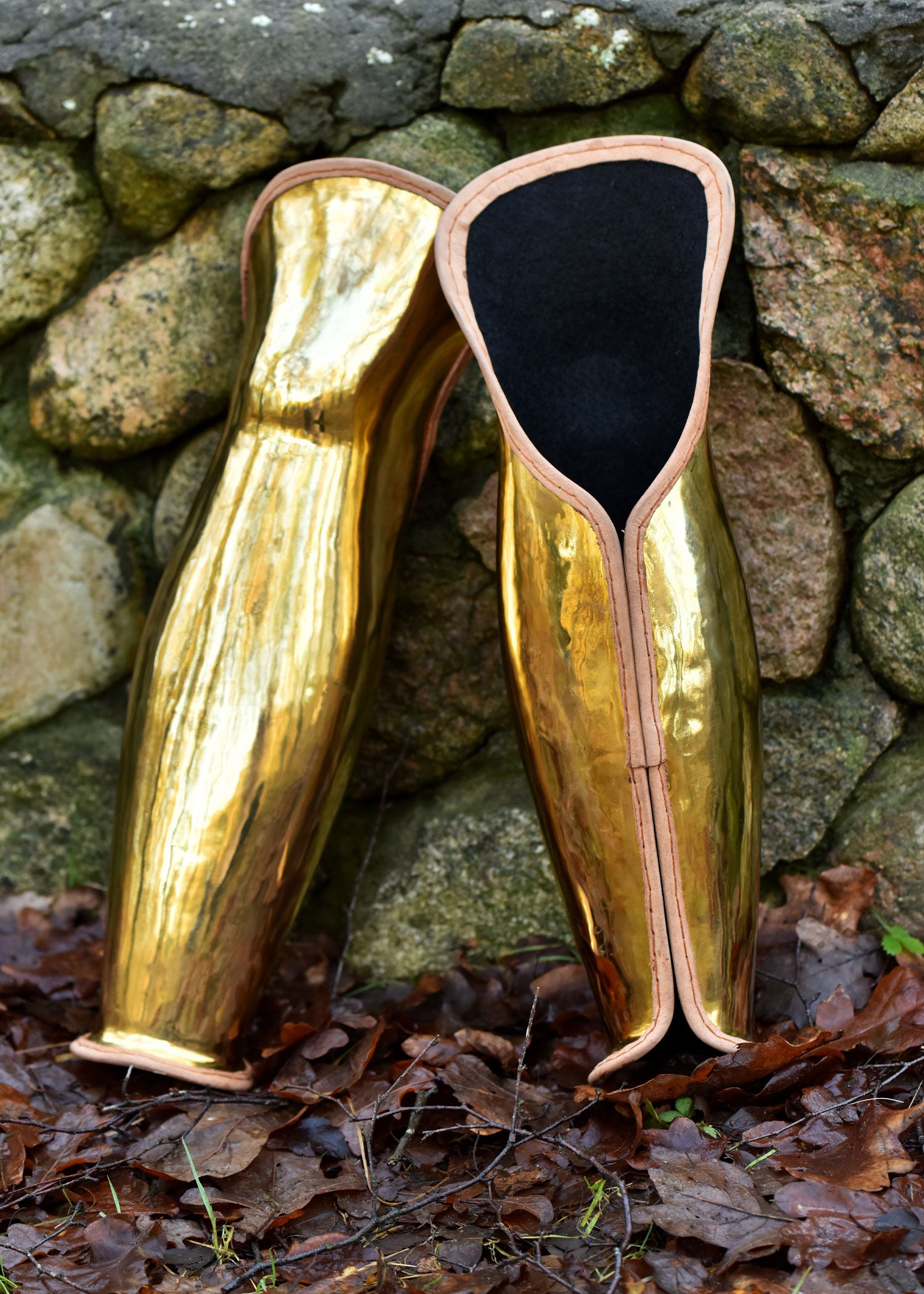 Pair of Greek hoplite greaves bronze