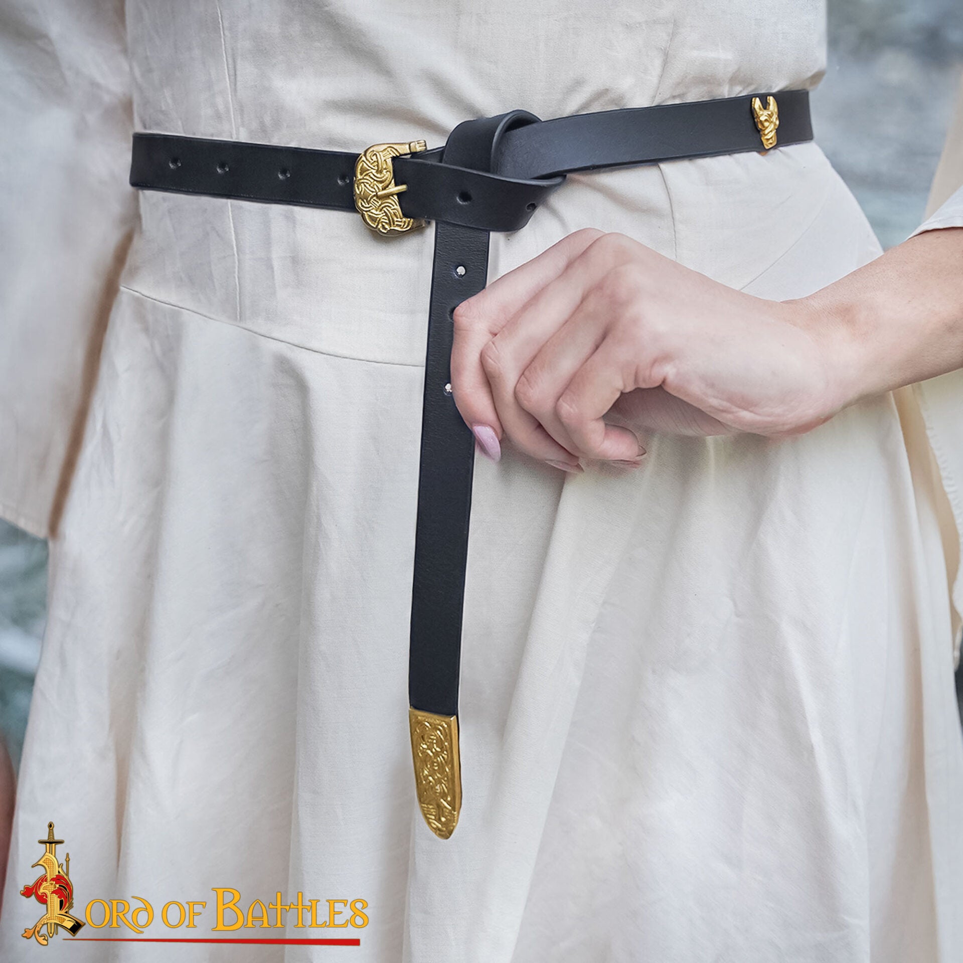 Chape Medieval de Latón Macizo para Cinturón - Diseño de Nudo Celta - Extremo de Cinturón de Latón Puro - Imagen 1