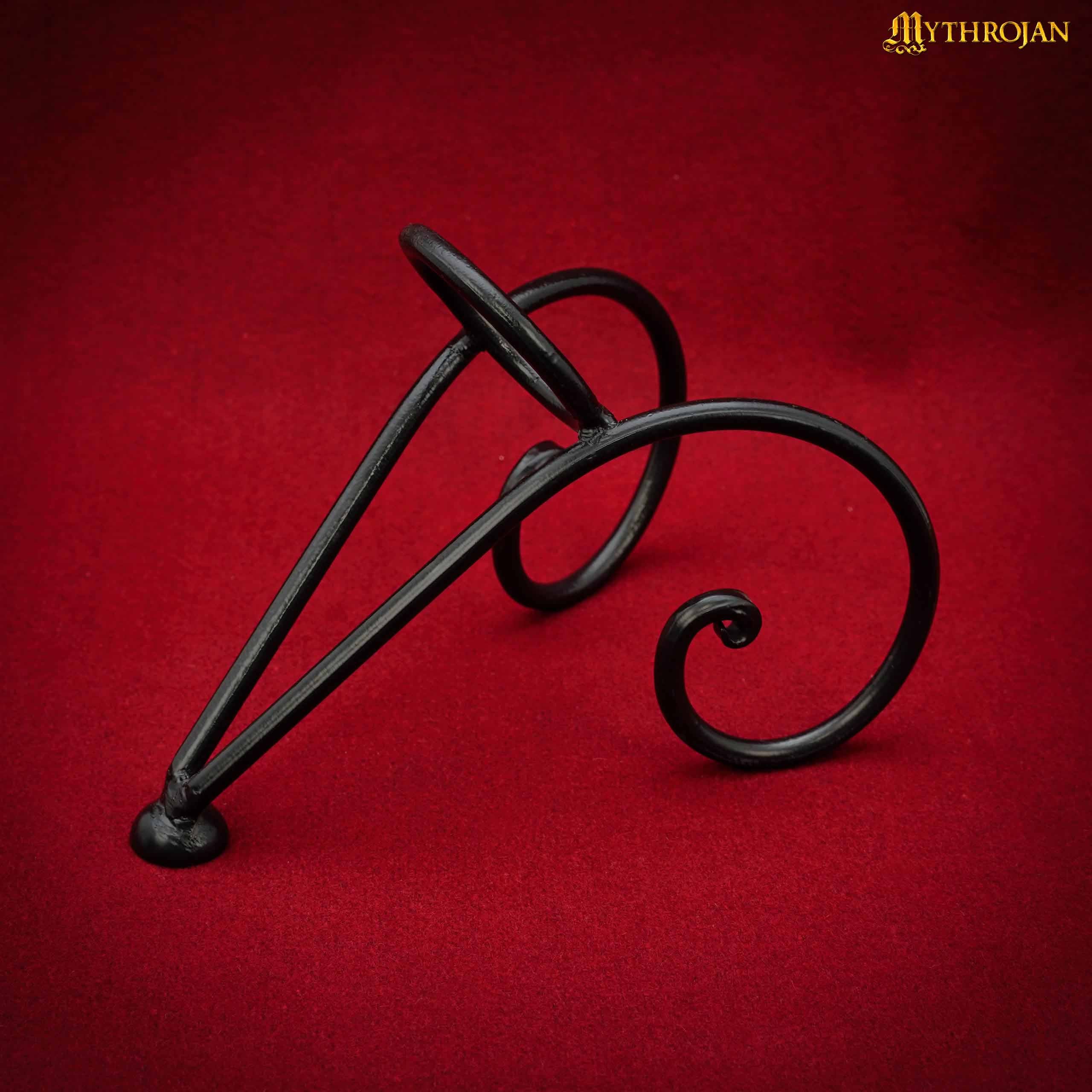Mythrojan Soporte de Hierro Forjado a Mano para Cuerno de Cerveza Vikingo - Black Ale Horn Stand - Imagen 1