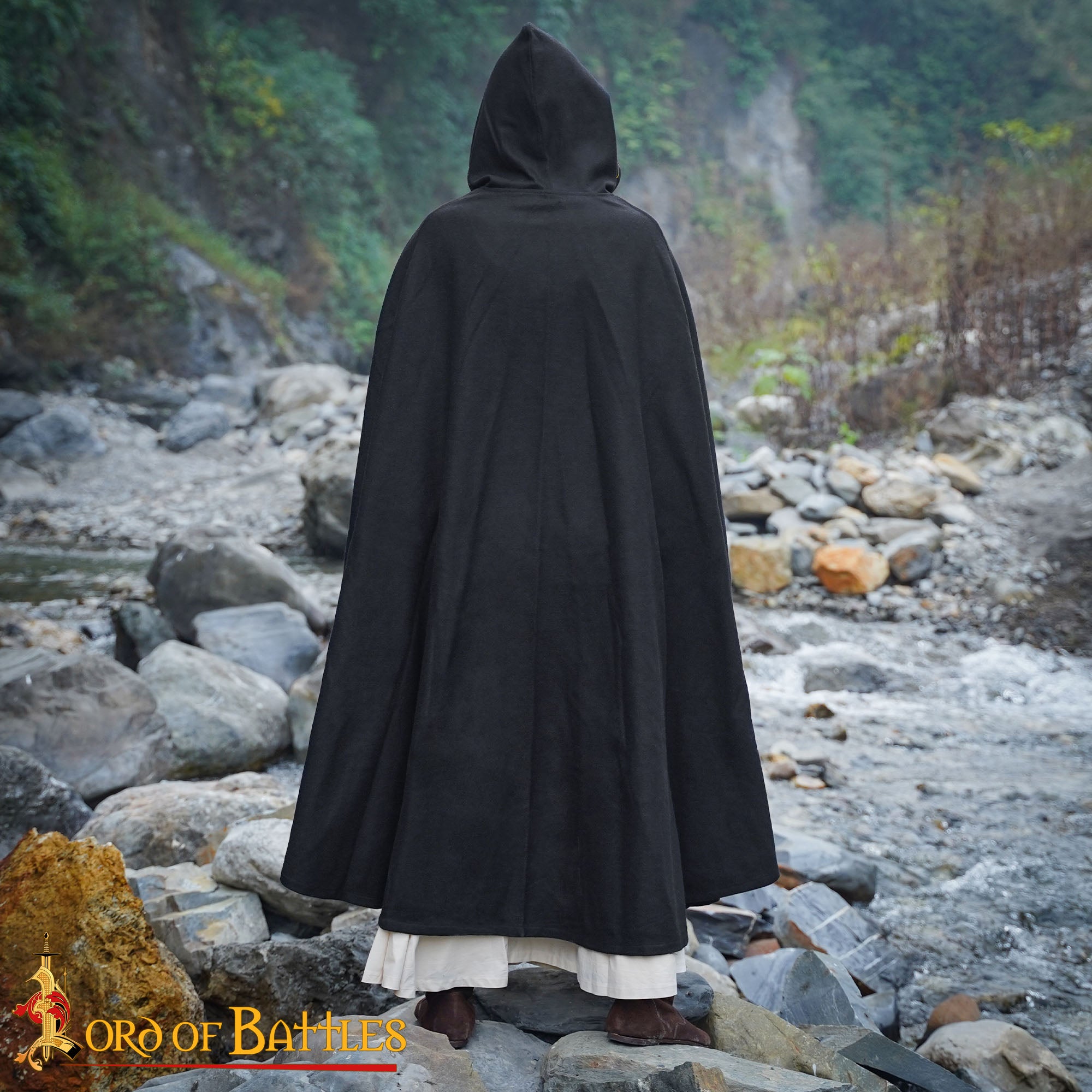 Capa Medieval de Lana con Bordados Dorados - Capa Histórica Negra con Capucha - Imagen 7