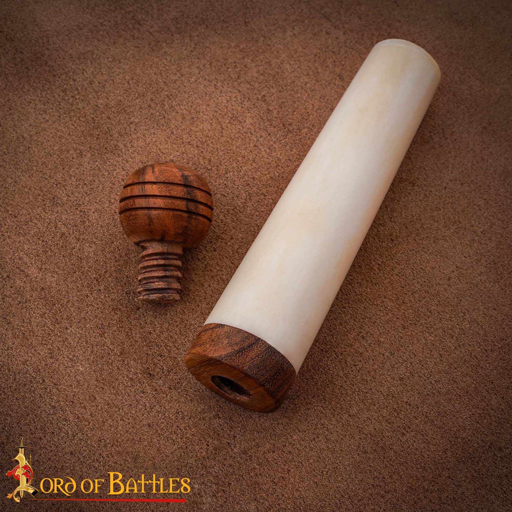 Porta Agujas Medieval de Hueso de Buey con Tapa de Madera - Tubo de Almacenaje Artesanal - Imagen 1