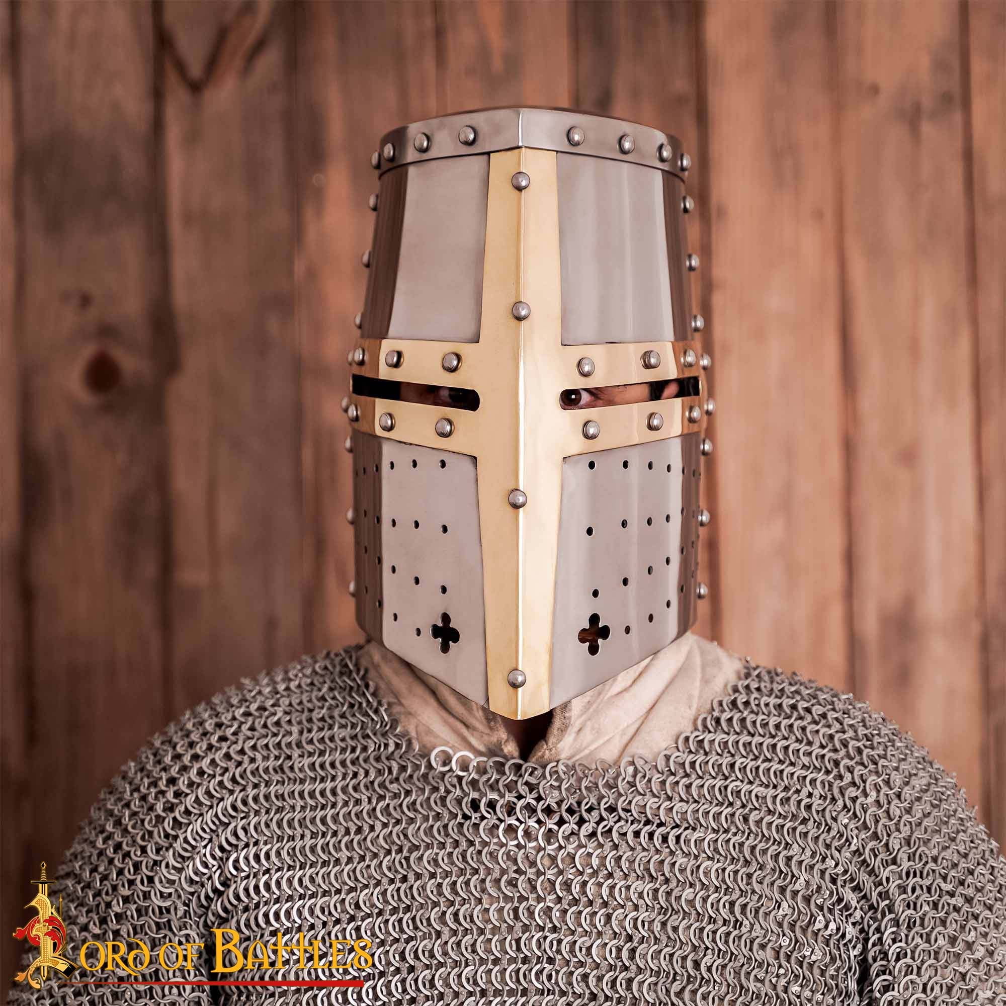 Crusader Knight Pot Helm Battle Ready con Cruz de Latón - Casco de Acero de Calibre 16 - Imagen 2