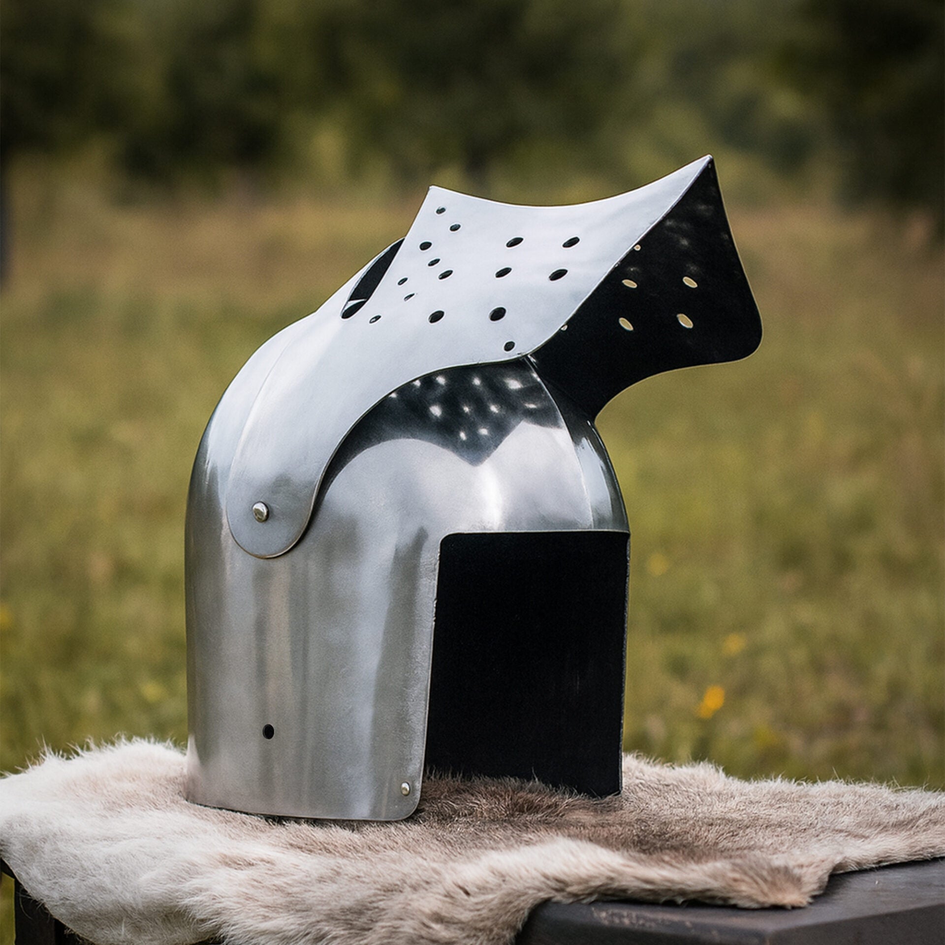 Casco de Caballero Bascinet del Siglo Xiv con Forro Acolchado de Protección - Imagen 11