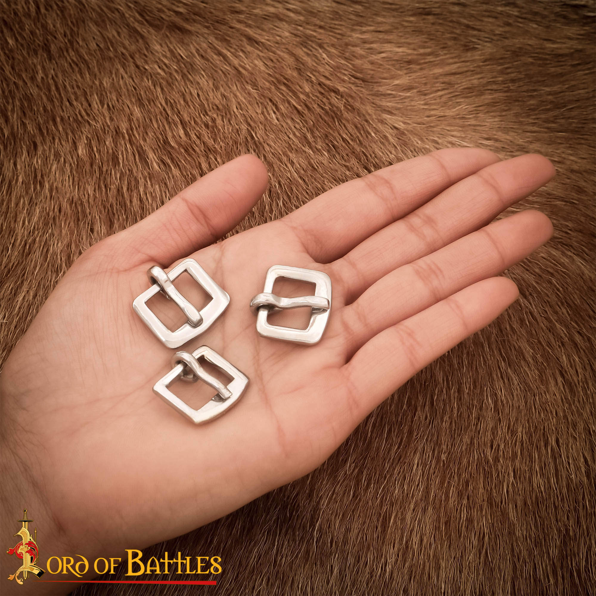 Hebillas Medievales Niqueladas del Siglo Xiv - Juego de 3 Cierres de Acero para Cinturones, Armaduras y Artesanía de Cuero - Imagen 5