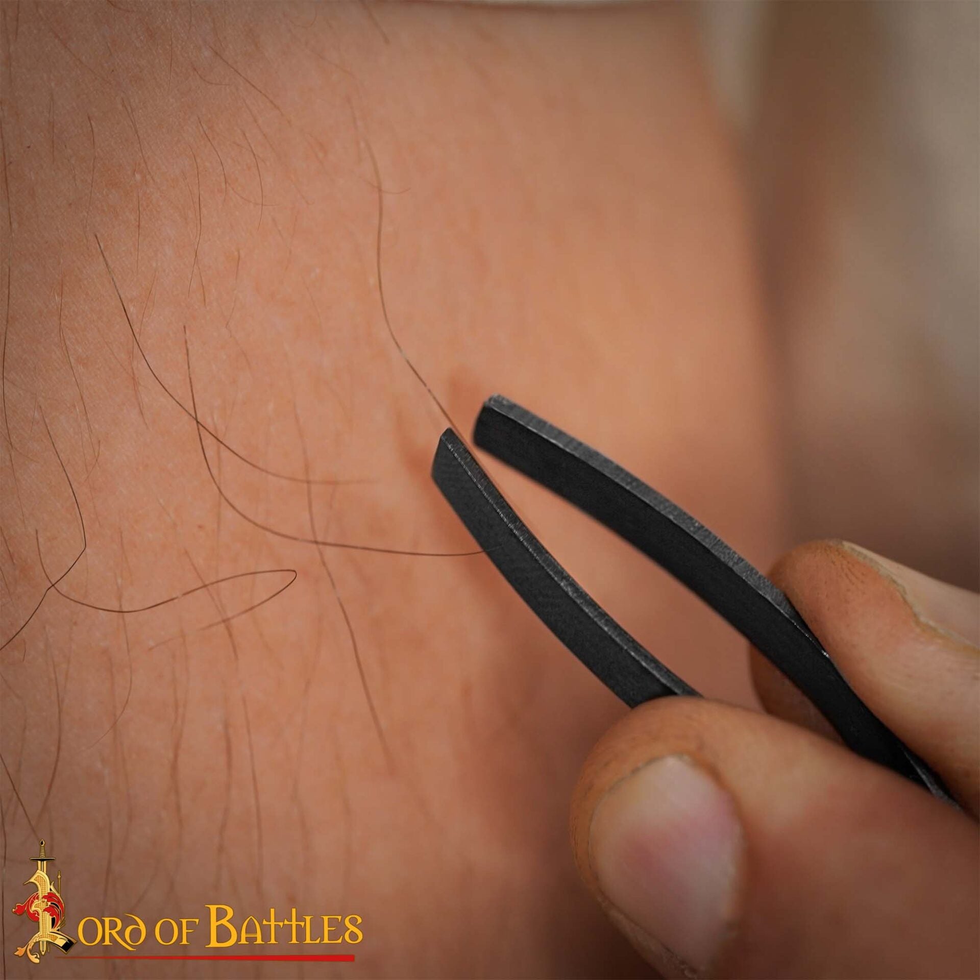 Pinza Medieval de Hierro Forjada a Mano - Herramienta Tradicional de Aseo con Mango Retorcido - Imagen 2