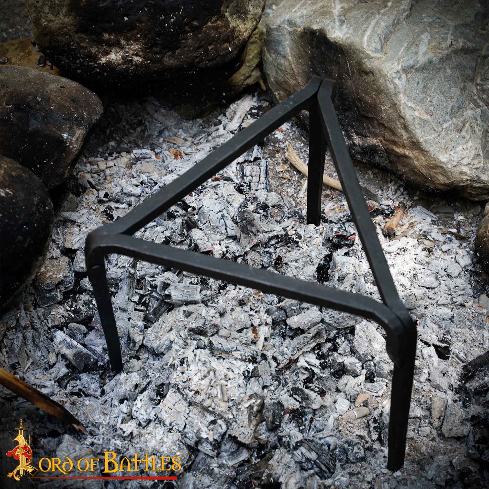 Trípode de Hierro Forjado a Mano - 9 Pulgadas Acabado Negro - Soporte Medieval para Olla de Campamento - Imagen 3