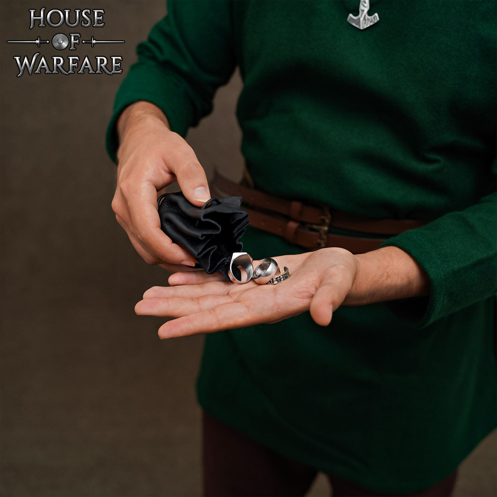 Monedero Pequeño de Cuero - Bolsita Artesanal Negra con Cordón para Monedas, Dados, Joyas - Imagen 5