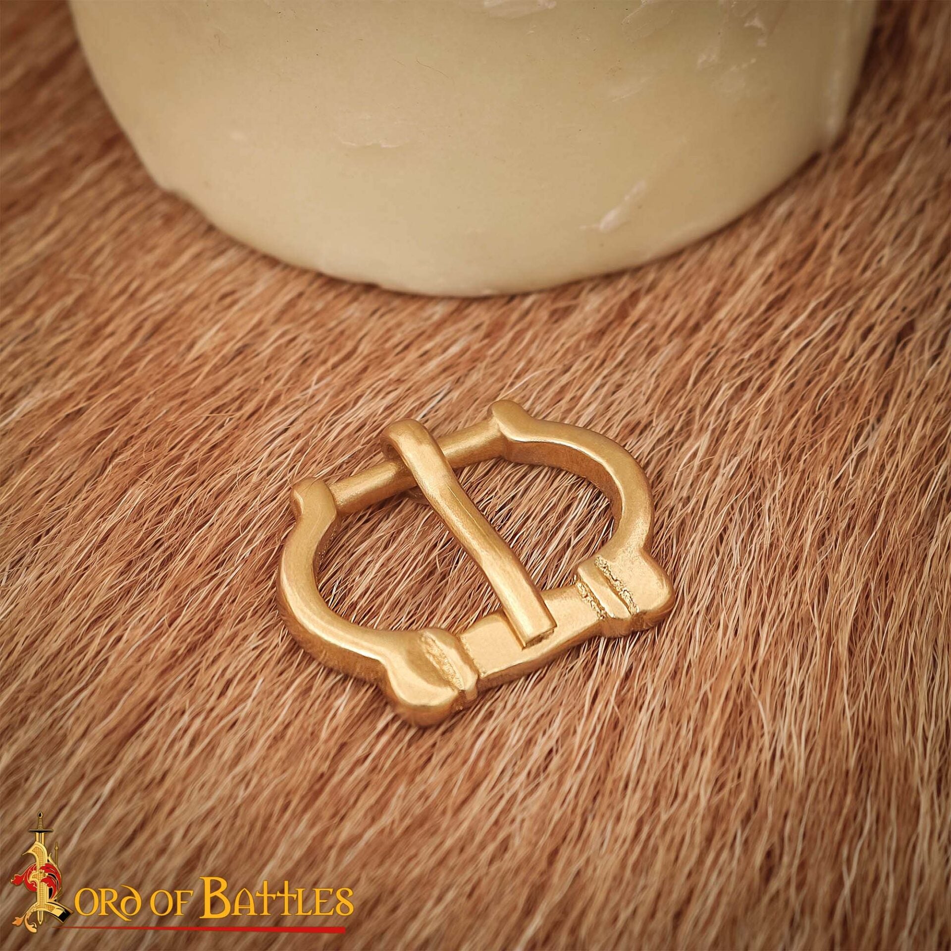 Pequeñas Hebillas Medievales de Latón para Cinturón - Juego de 5 Piezas Acabadas a Mano (réplica de 1200-1400) - Imagen 6