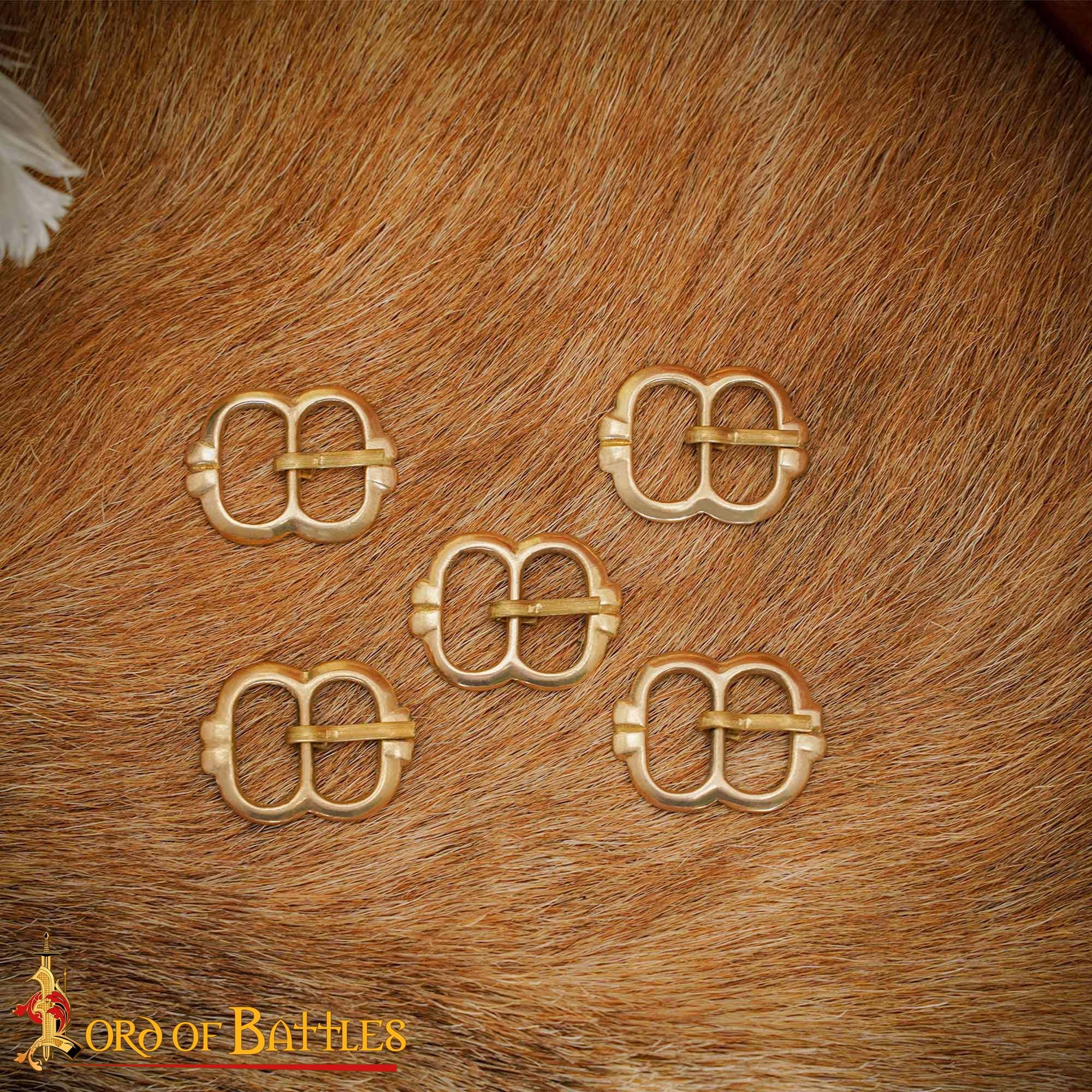 Juego de 5 Hebillas Medievales de Latón para Cinturón - Pequeños Cierres de Correa Decorativos para Ropa Histórica y Marroquinería - Imagen 1