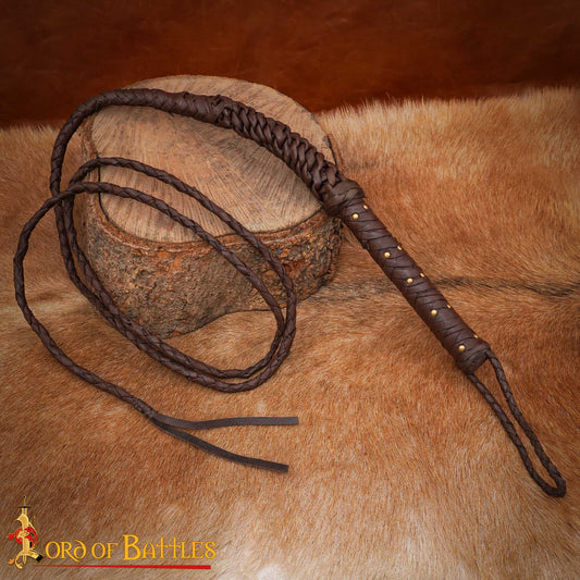 Látigo Medieval de Cuero para Toros - Diseño Trenzado Artesanal con Remaches de Latón - Imagen 2