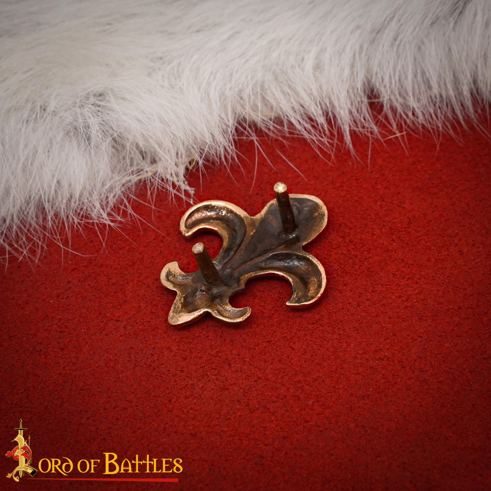 Montura Medieval para Cinturón - Emblema de la Flor de Lis de Bronce (reverso de 2 Clavijas) - Imagen 2