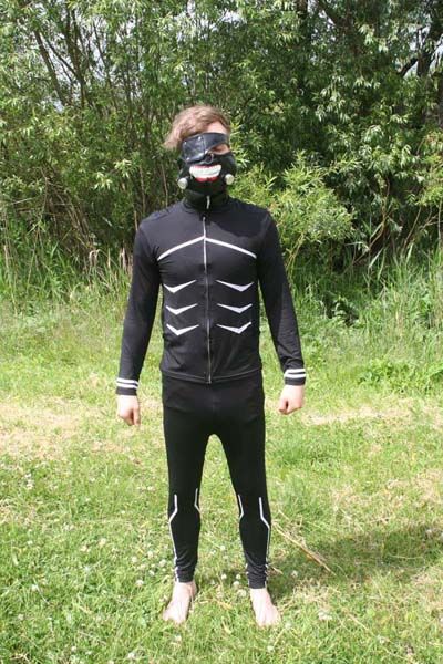 Imagen de Disfraz de cosplay para "Ken Kaneki" de la serie "Tokyo Ghoul Root A" parte de nuestra colección en Espadas y más, sitio oficial.