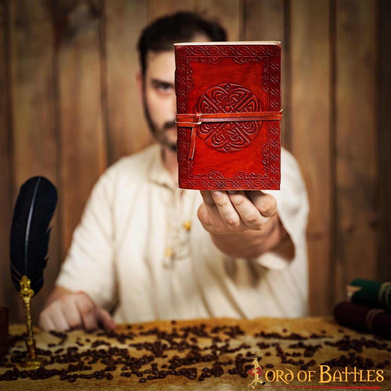 Diario Medieval Repujado Diario de Piel Auténtica Hecho a Mano - Imagen 4