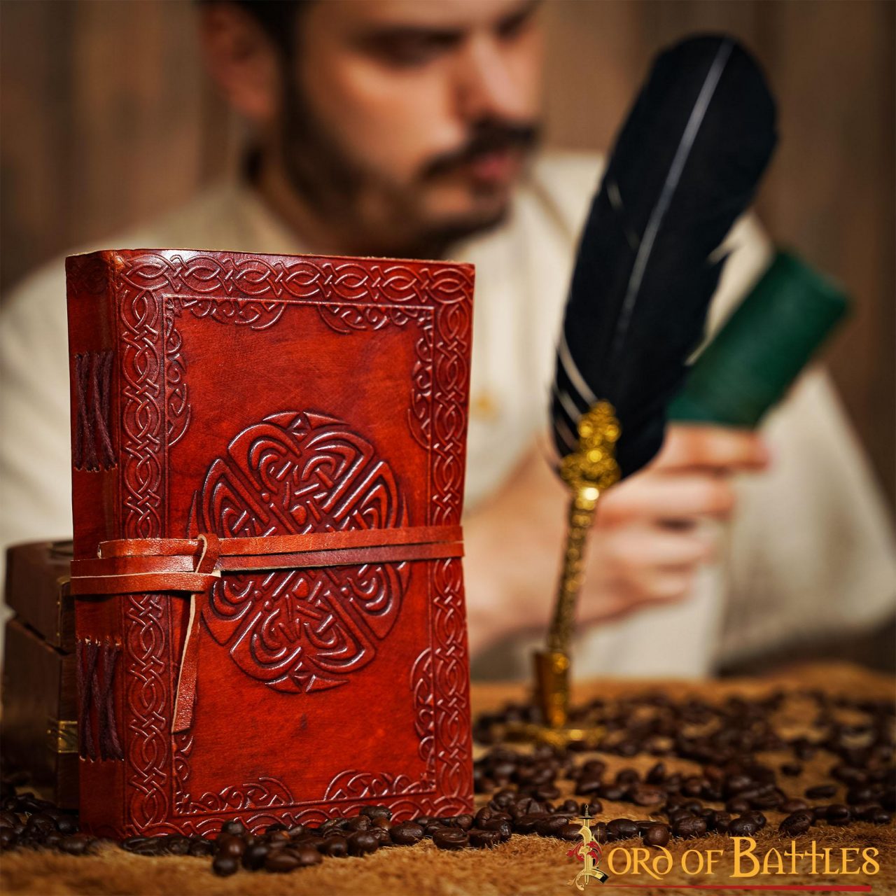 Diario Medieval Repujado Diario de Piel Auténtica Hecho a Mano - Imagen 5