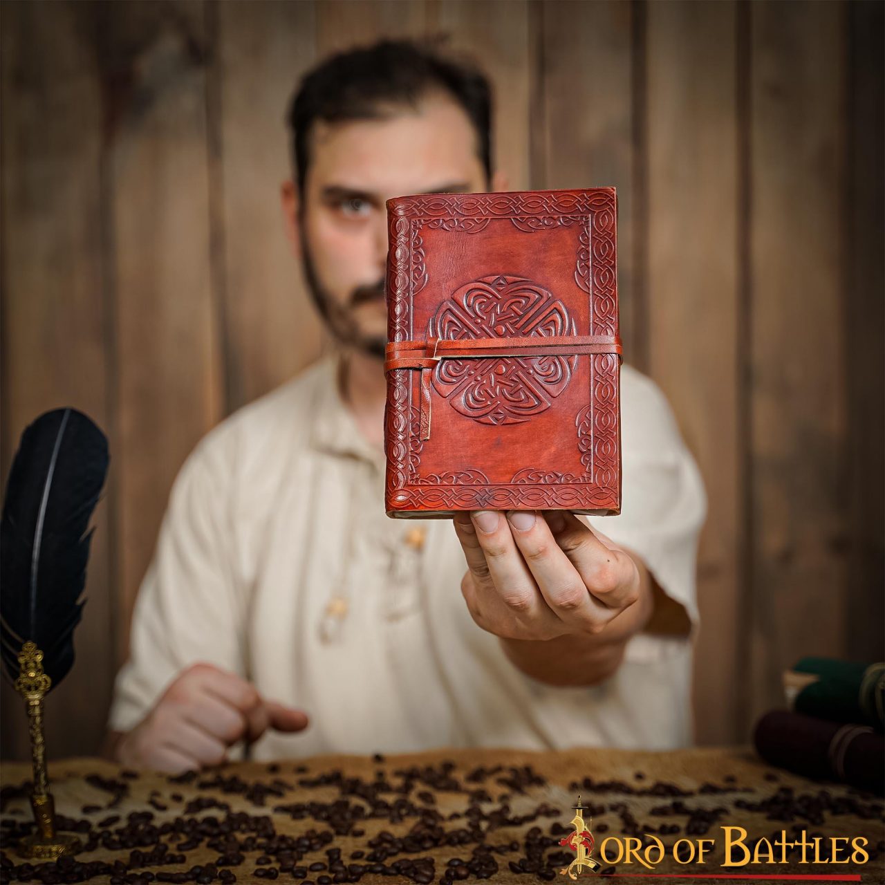 Diario Medieval Repujado Diario de Piel Auténtica Hecho a Mano - Imagen 9