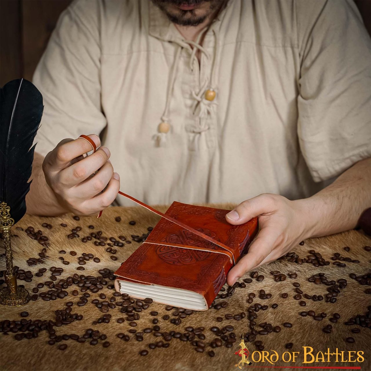 Diario Medieval Repujado Diario de Piel Auténtica Hecho a Mano - Imagen 8