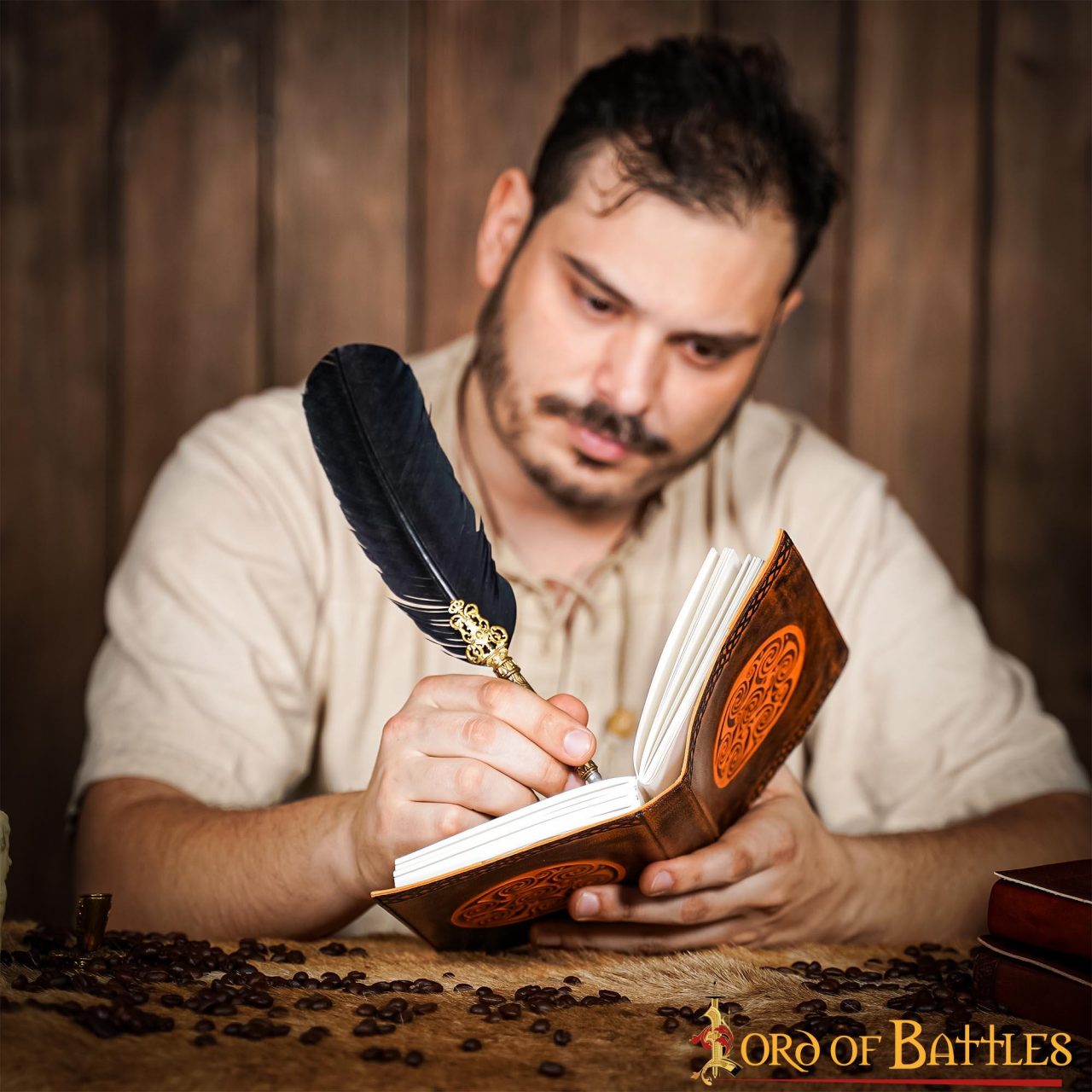 Diario Medieval de Piel Auténtica Hecho a Mano con Diseño Celta en Espiral - Imagen 9