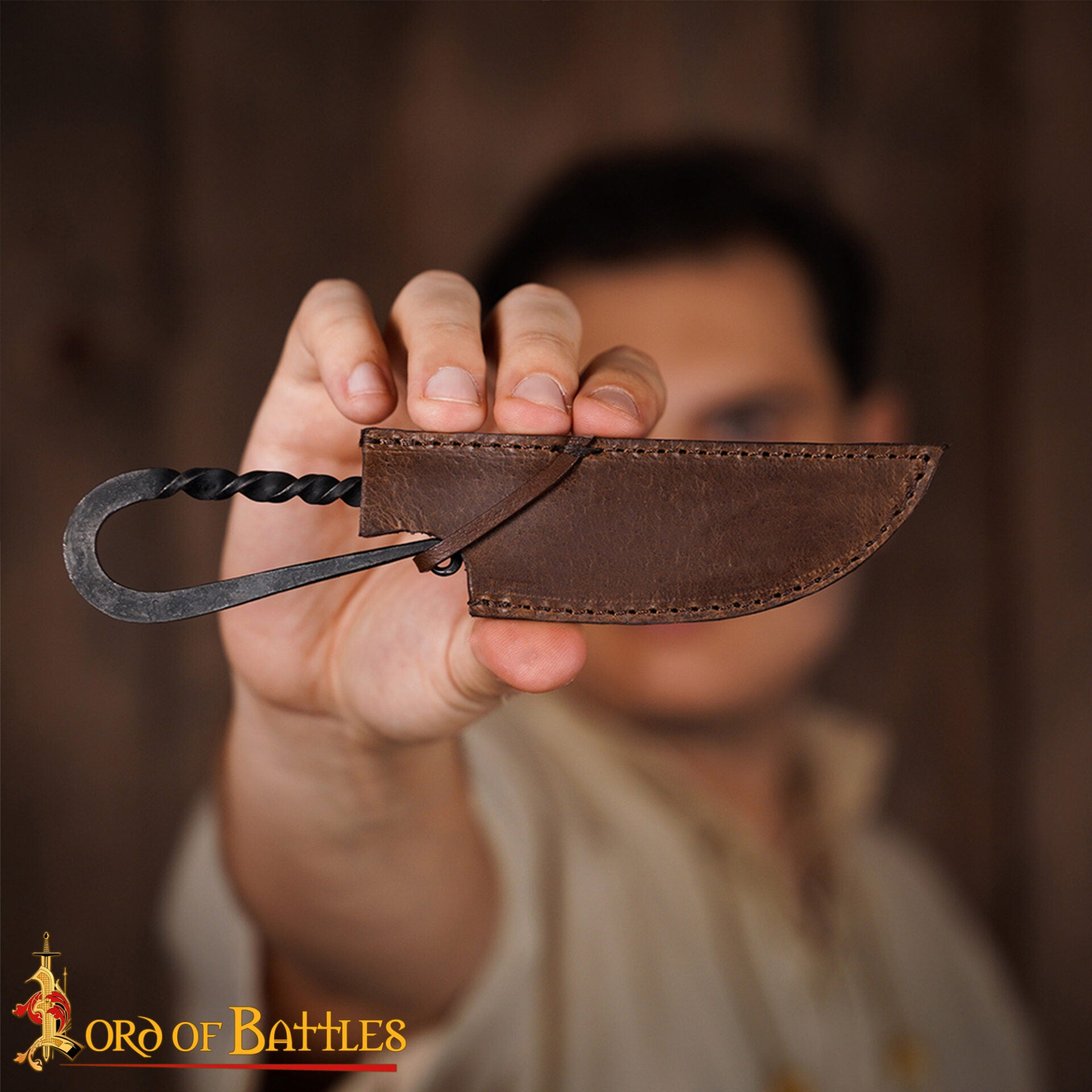 Auténtico Cuchillo Vikingo de Hierro Forjado a Mano - Mango Retorcido con Vaina de Cuero Auténtico - Imagen 14