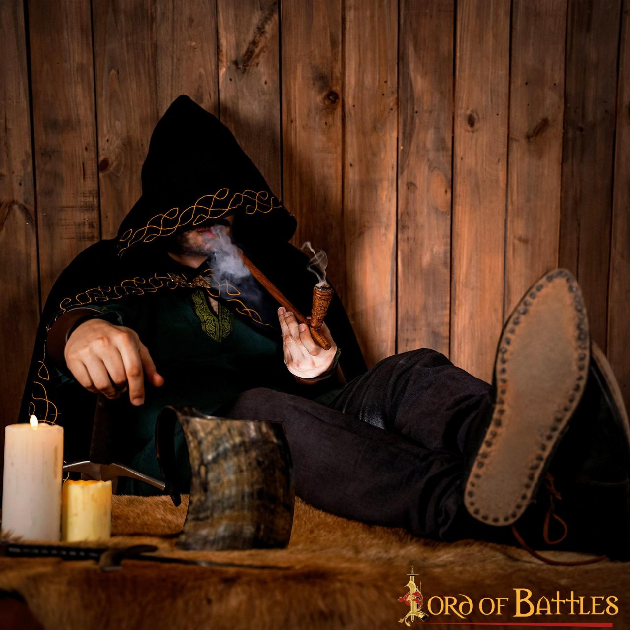 Pipa Artesanal de Madera de Acacia con Incrustaciones de Estilo Medieval - Imagen 8