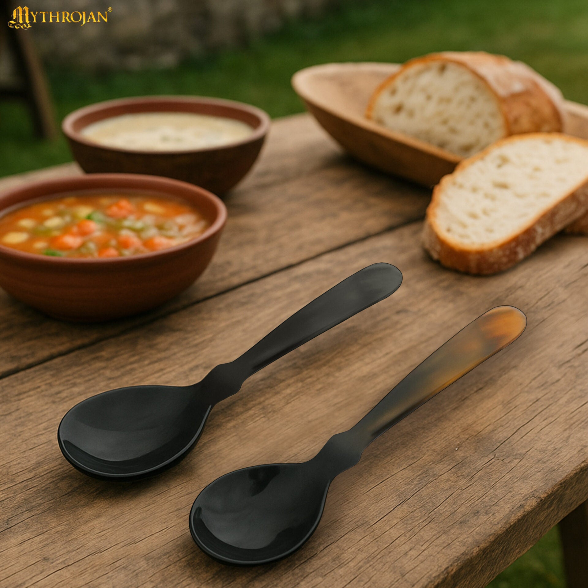 Juego de 2 Cucharas de Cuerno de Búfalo - Utensilios de Cuerno Natural Acabados a Mano (6.75") | Juego de Cucharas Medievales Vikingas Pulidas para Larp, Sca, y Temas Medievales - Imagen 1