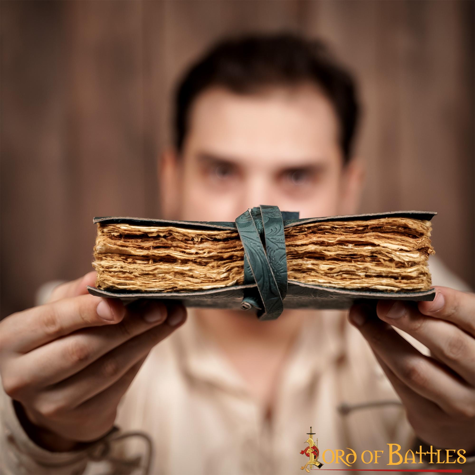 Diario Medieval de Cuero con Papel Antiguo -verde - Diario Hecho a Mano - Imagen 15