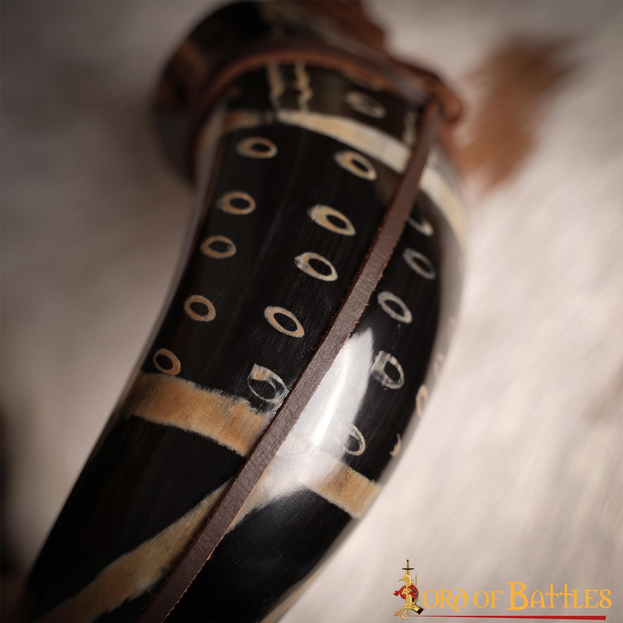 Cuerno Medieval para Beber 400 - 500 Ml con Cuerda de Cuero Hecho a Mano Verdadero Cuerno de Buey - Imagen 12