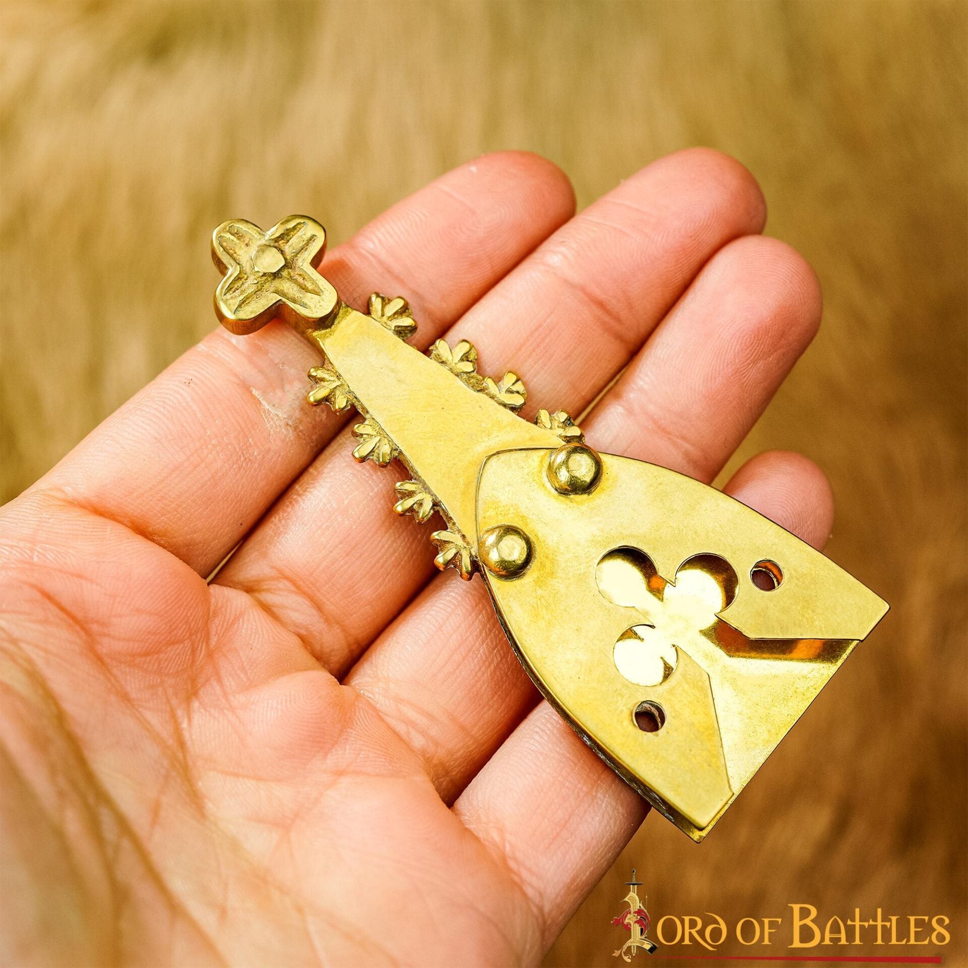 Chape de Cinturón de Latón Renacentista con Motivo Trébol - Guarnición Medieval para Cinturón - Imagen 13