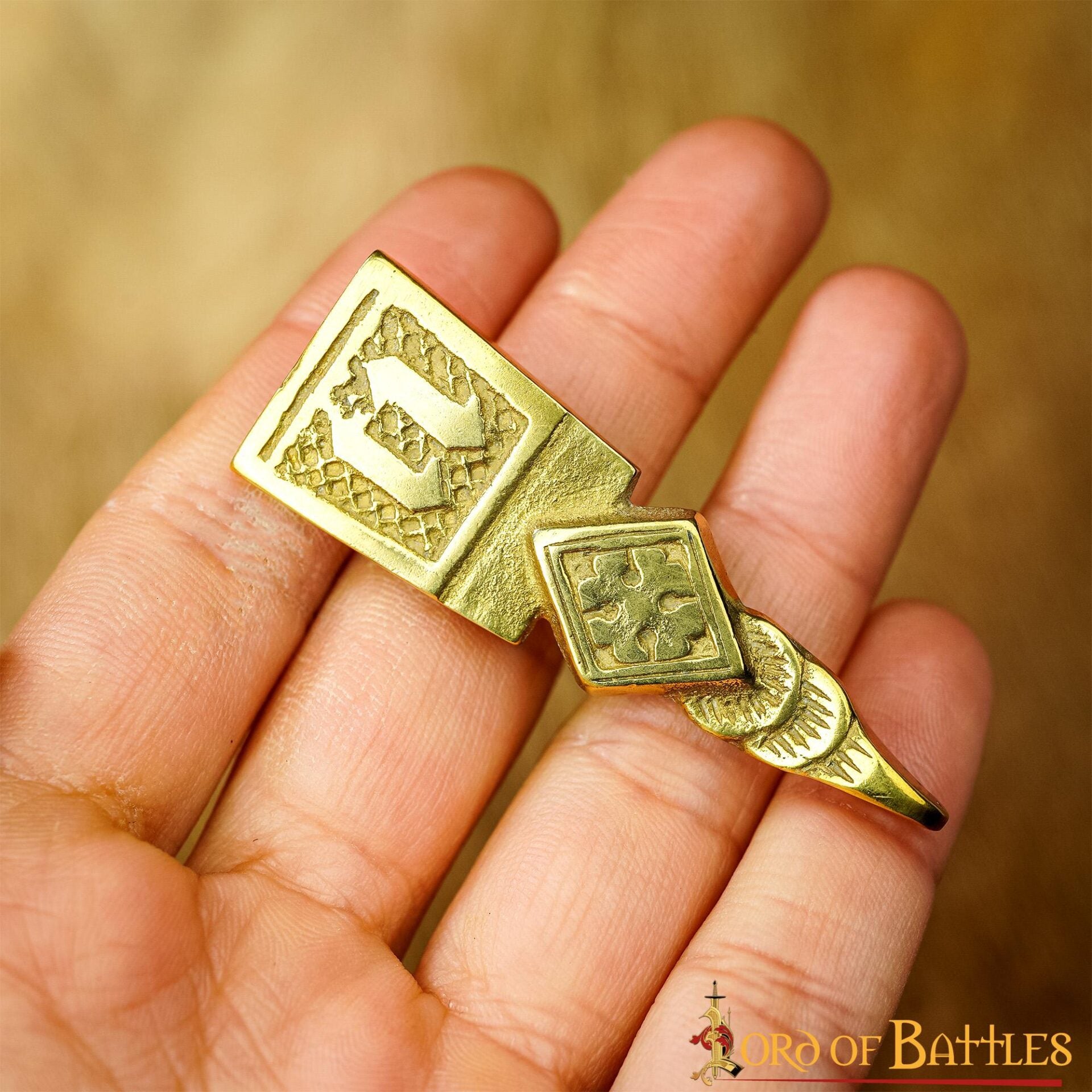 Intrincado Cinturón Medieval de Latón Macizo Accesorio Funcional Chape - Imagen 5