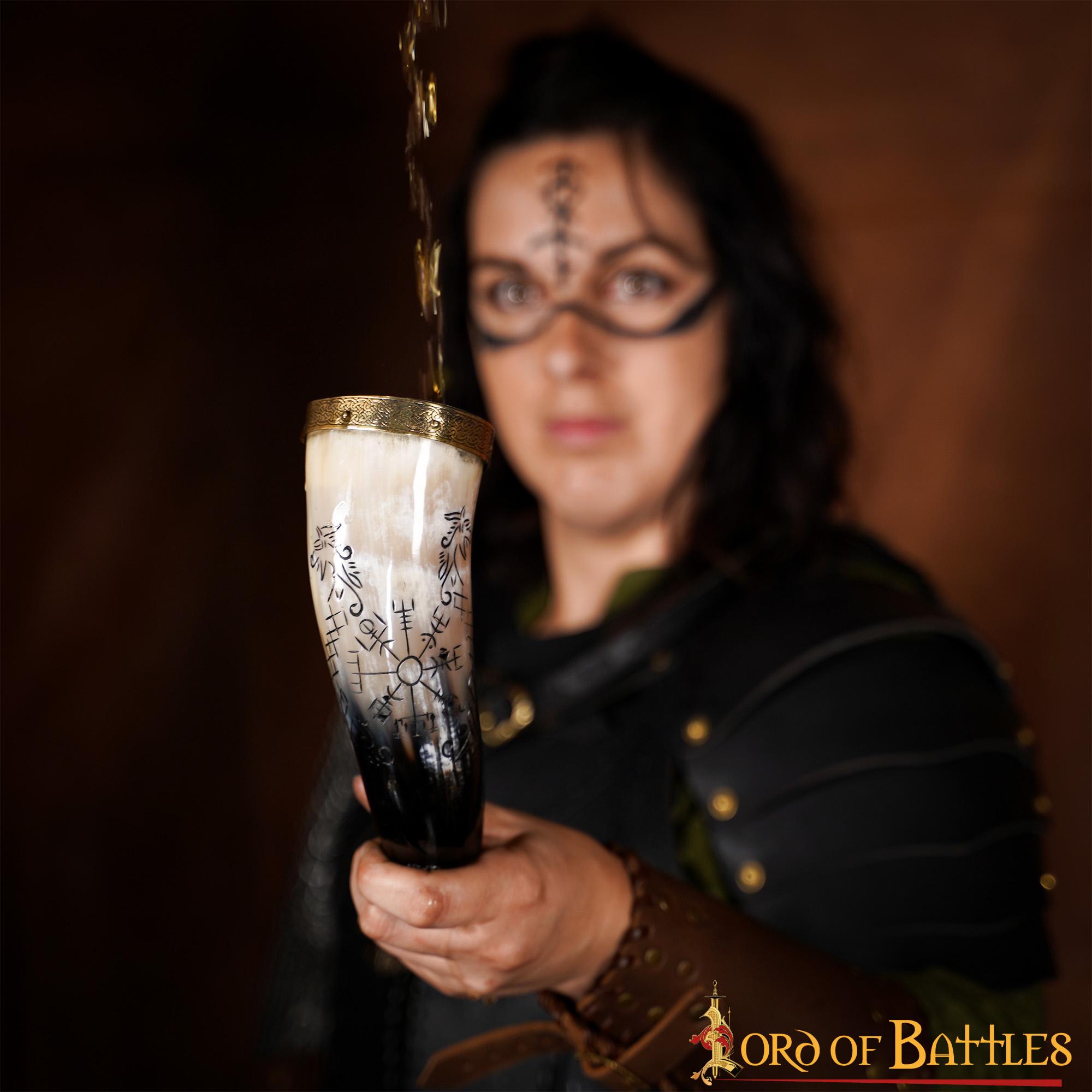 Cuerno Vikingo para Beber con Brújula y Grabado de Jormungandr - Cuerno de Buey Hecho a Mano - Imagen 14