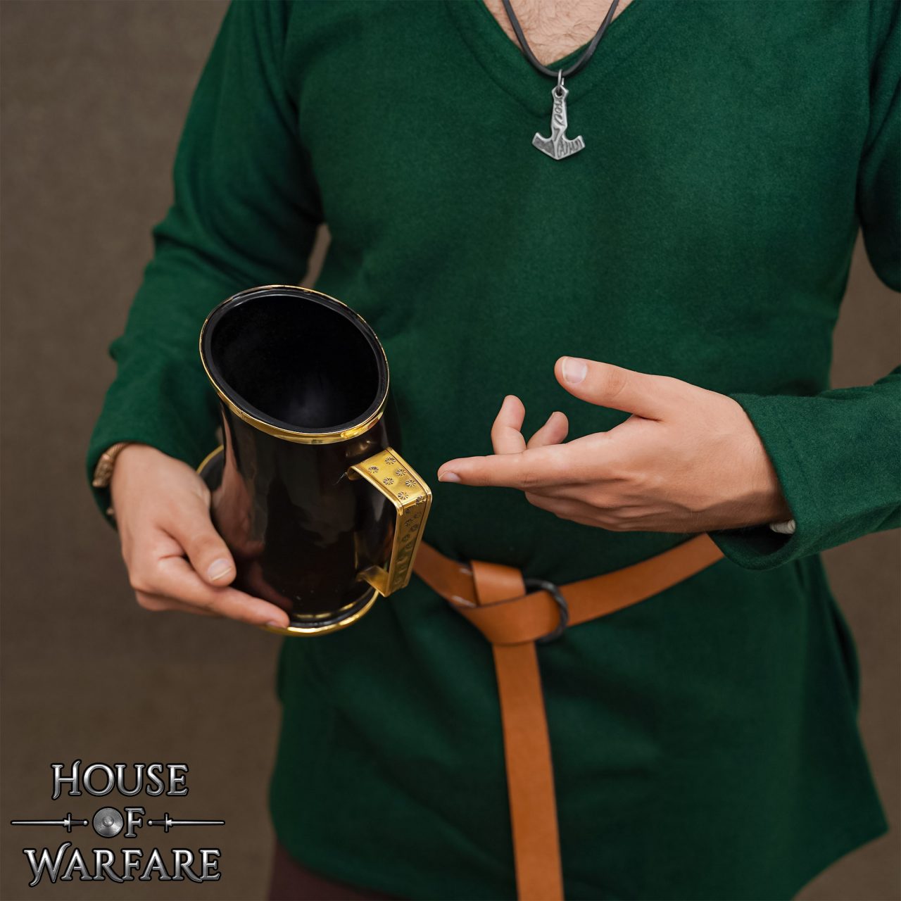 Jarra de Cuerno de Buey Estilo Vikingo con Borde de Latón Hecha a Mano - Imagen 4