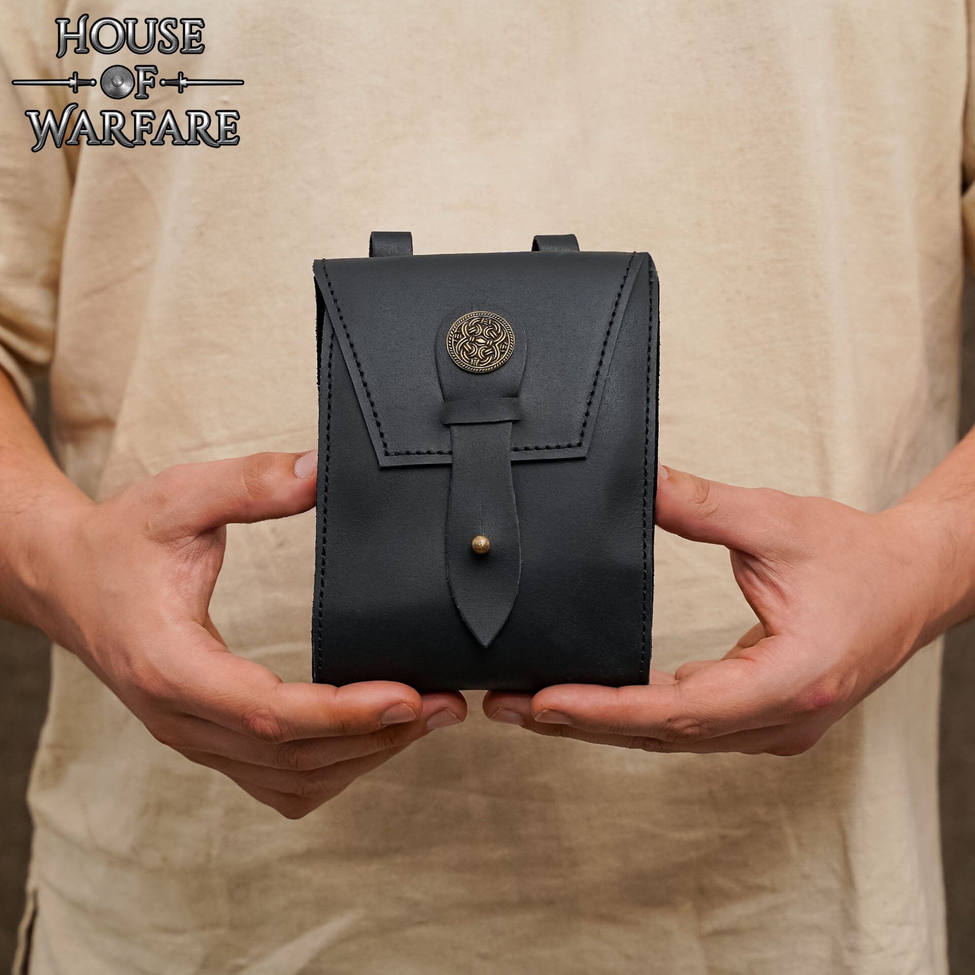 Riñonera Medieval de Cuero con Botón de Latón - Riñonera Negra para Larp y Kit Renacentista - Imagen 1