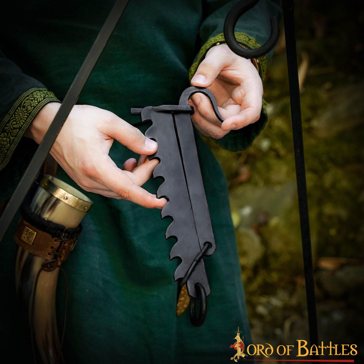 Hervidor Medieval de Hierro Forjado a Mano Sierra de Campamento Funcional - Imagen 10