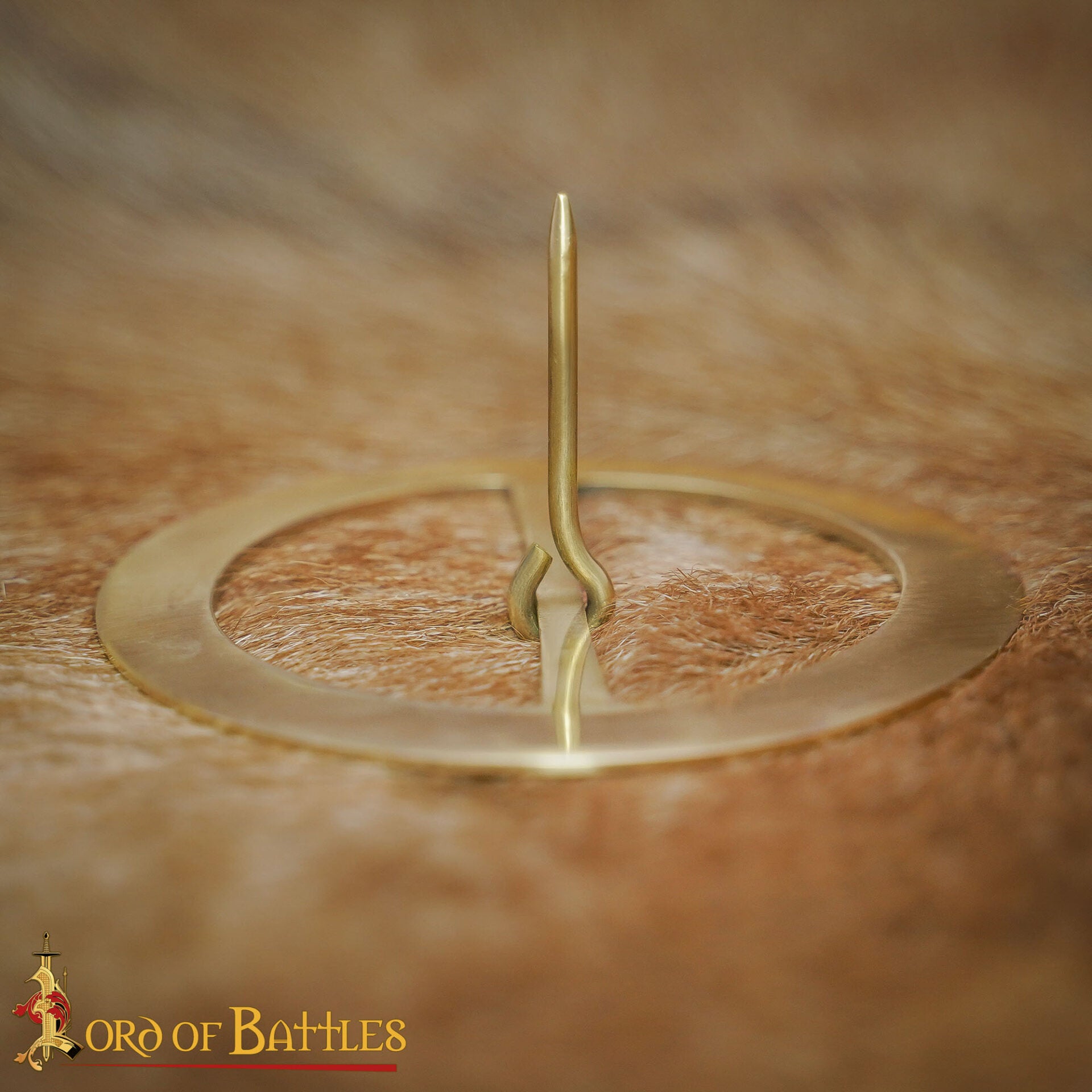 Hebilla Medieval Redonda de Latón Macizo 9,5 Cm - Imagen 7