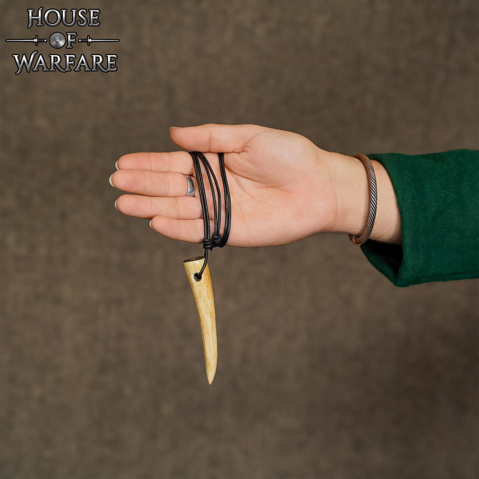 Collar Colgante Cuerno Vikingo con Cordón de Cuero Ajustable - 4" Cuerno Natural Pulido - Imagen 1