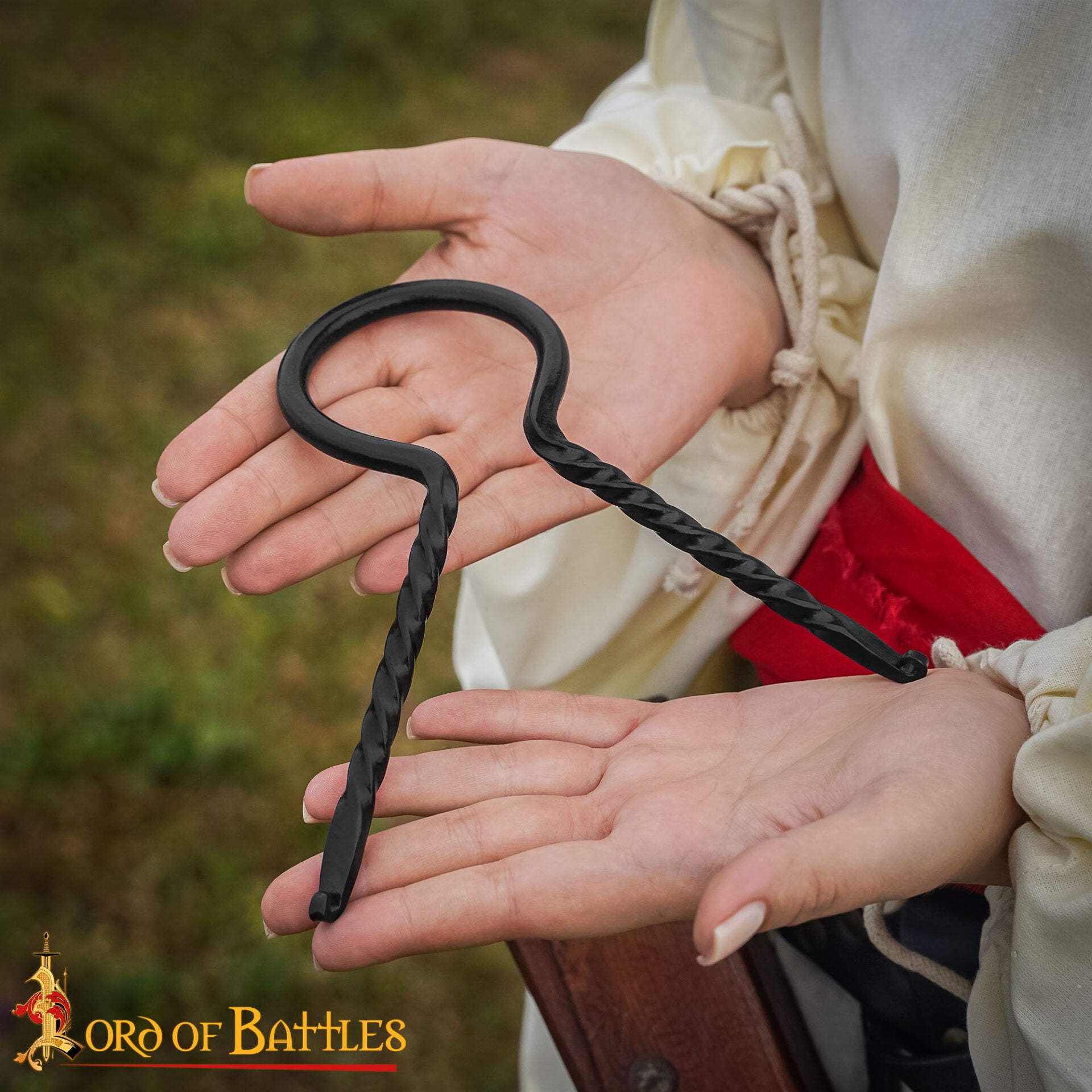 Soporte Medieval de Hierro Forjado para Cuernos de Beber - Soporte para Cuernos Forjado a Mano con Acabado de Aceite Ennegrecido - Imagen 1