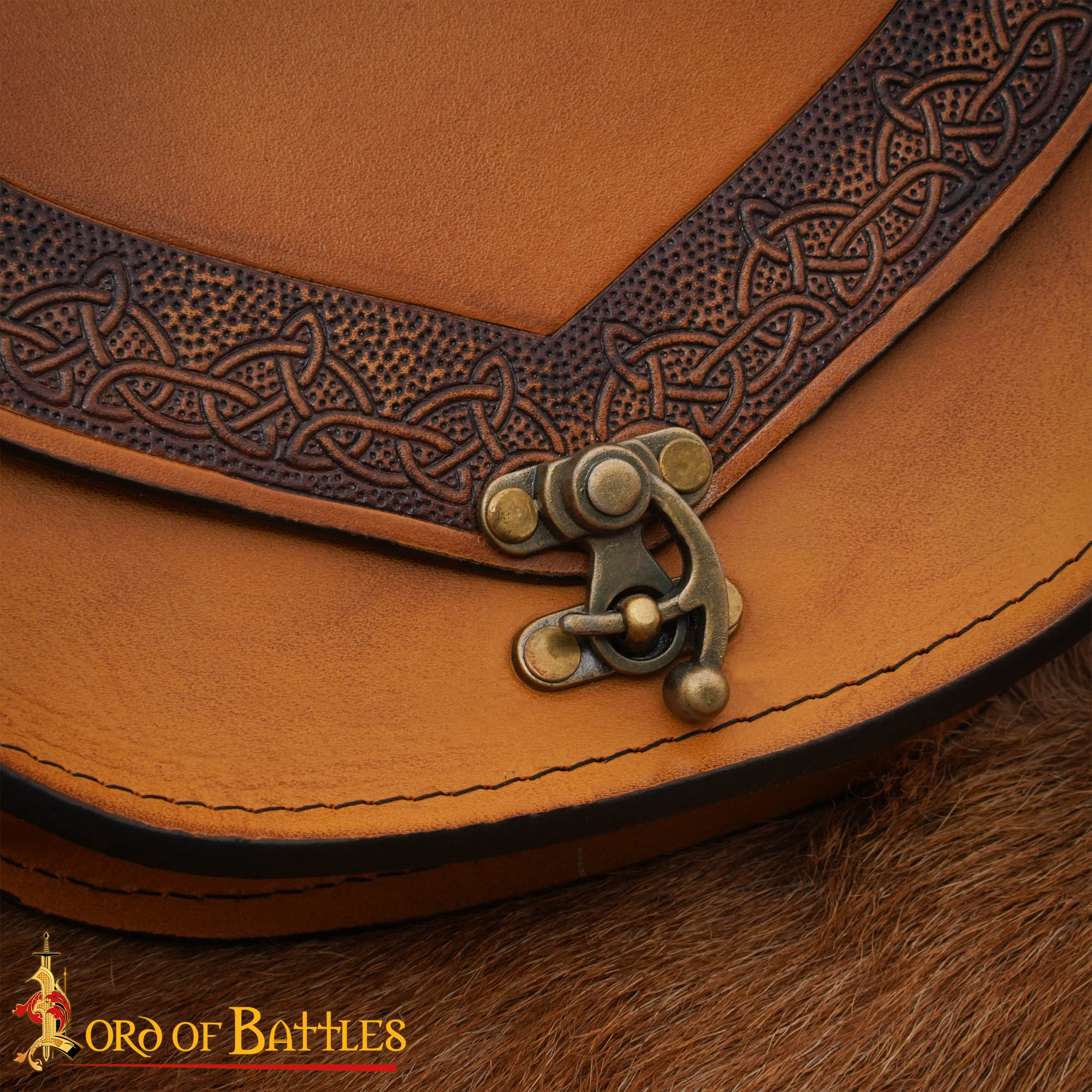 Riñonera Medieval de Cuero Marrón con Diseño Celta en Relieve - Imagen 7