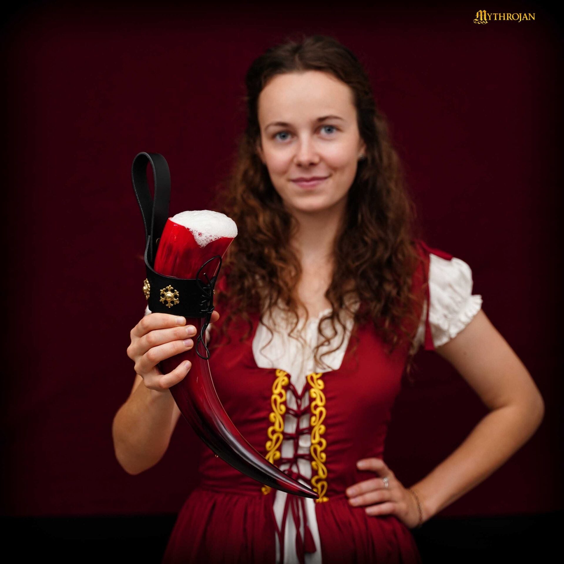 Taza Medieval para Beber Hidromiel 400ml Rojo Vikingo Cuerno de Buey con Soporte de Cuero Negro Pulido - Imagen 6