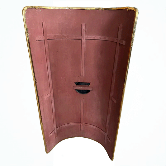 Imagen de Escudo romano Scuttum de legionario B86400 parte de nuestra colección en Espadas y más, sitio oficial.
