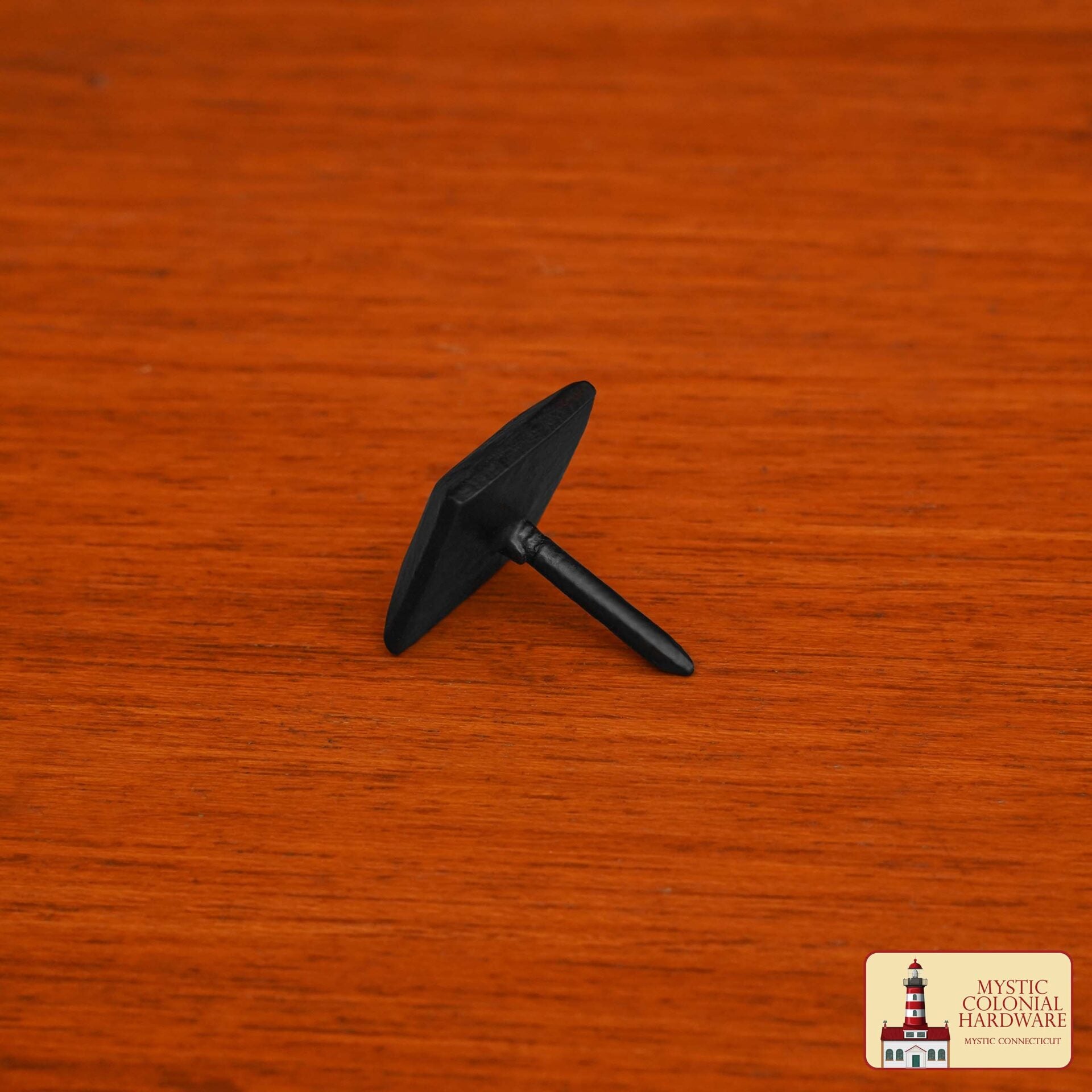 Clavos Decorativos Clavos de Hierro Forjados a Mano - Pirámide Cuadrada de 1 Pulgada - Acabado Rústico Negro Texturado - Herrajes Antiguos para Puertas, Portones, Muebles, Gabinetes - Imagen 2