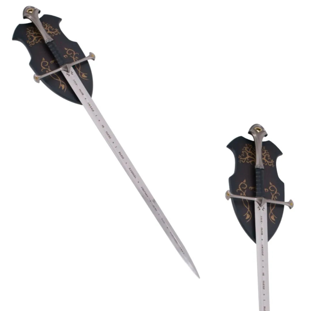 Imagen de Espada Anduril Con Expositor Y Vaina De Piel El Señor De Los Anillos parte de nuestra colección en Espadas y más, sitio oficial.