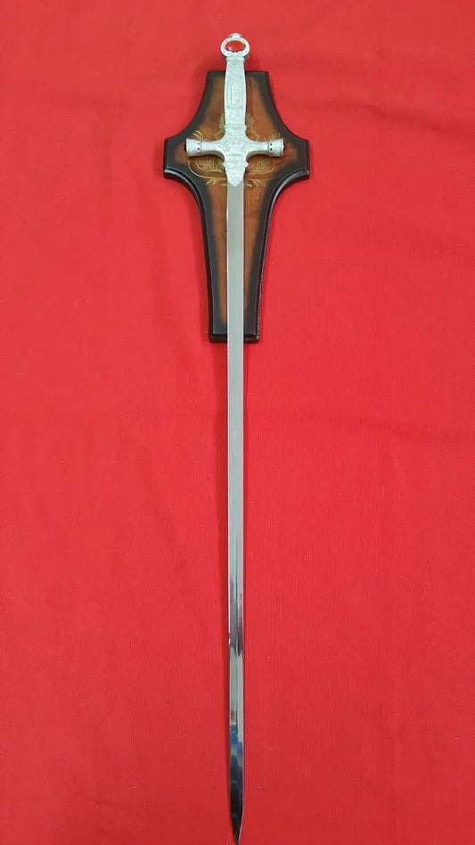 Imagen de Espada De Gryffindor 11033 parte de nuestra colección en Espadas y más, sitio oficial.