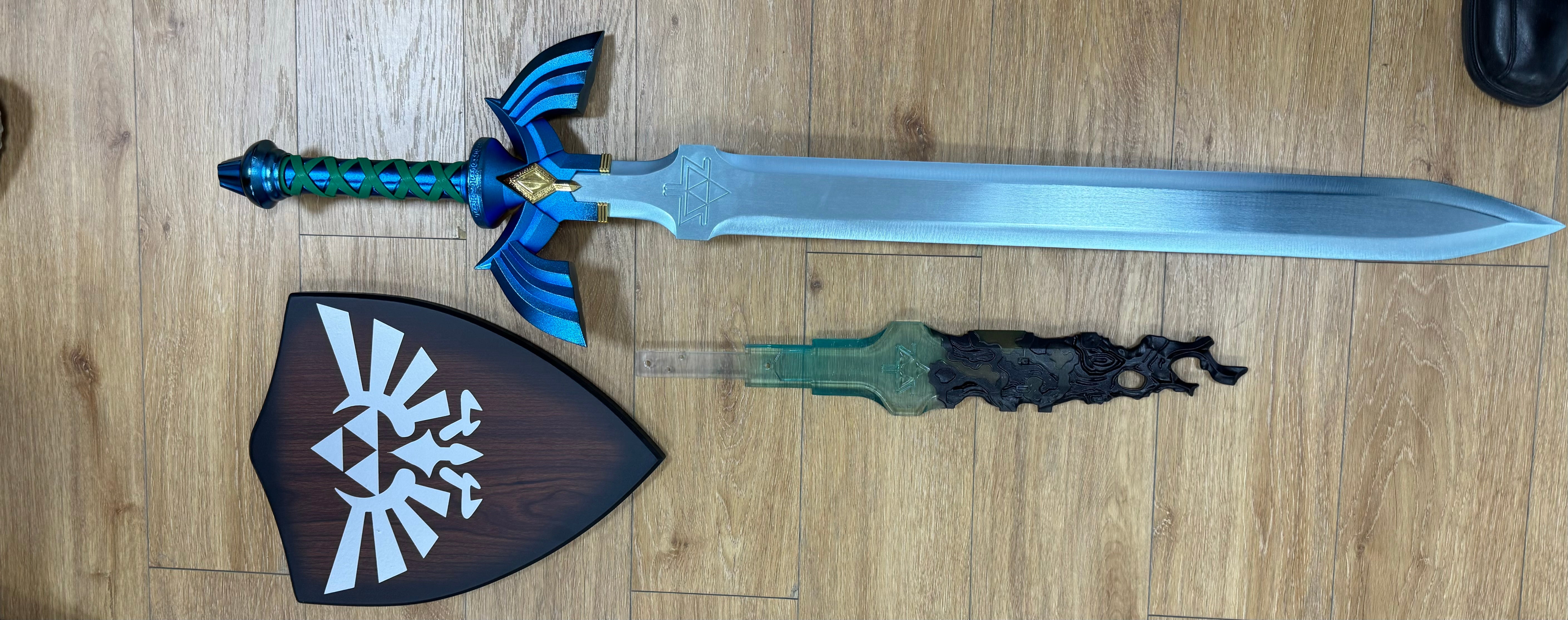 Imagen de Espada zelda con hoja intercambiable Tears of Kingdom parte de nuestra colección en Espadas y más, sitio oficial.