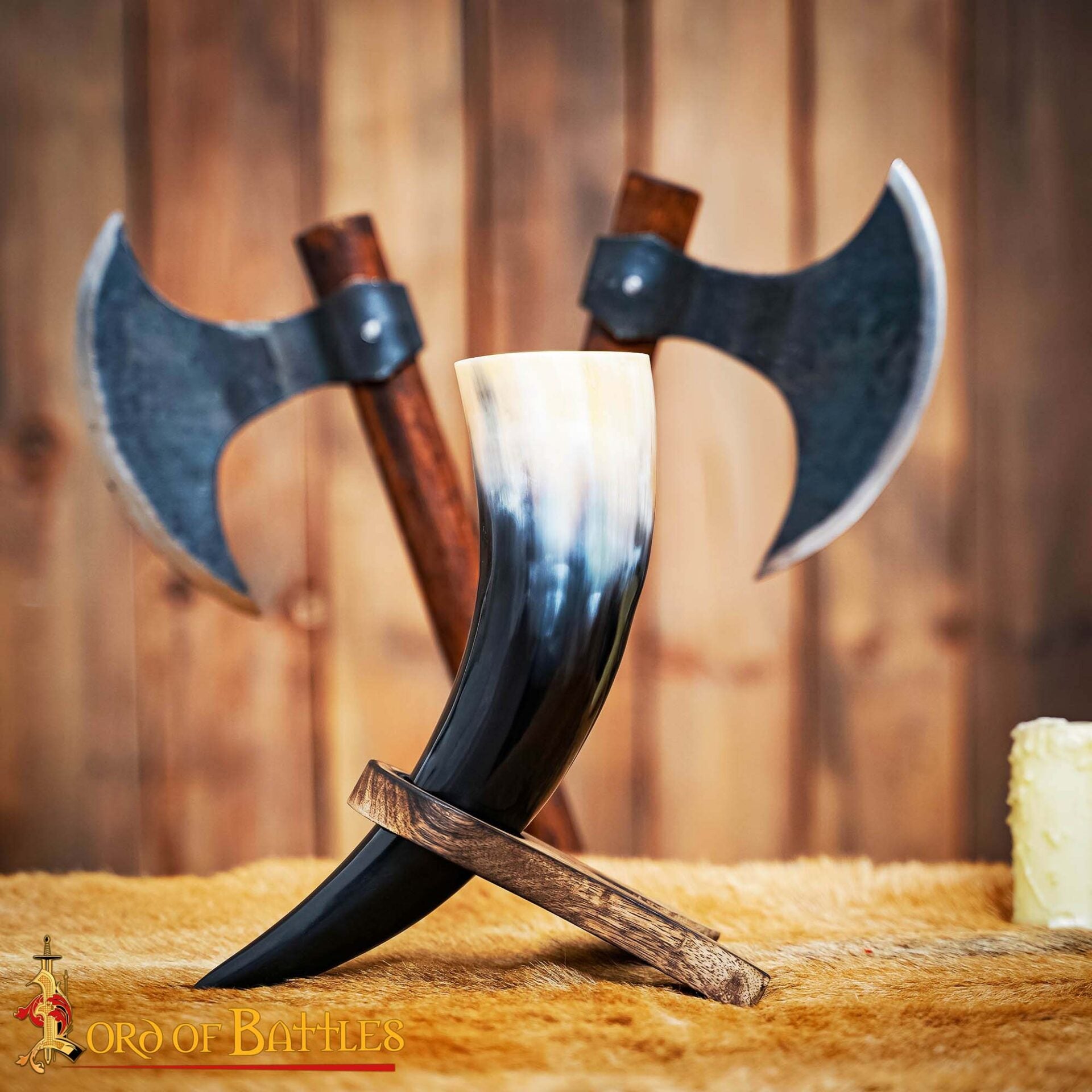 Soporte de Madera Artesanal para Cuerno de Vikingo con Forro de Ante - Expositor Rústico - Imagen 7