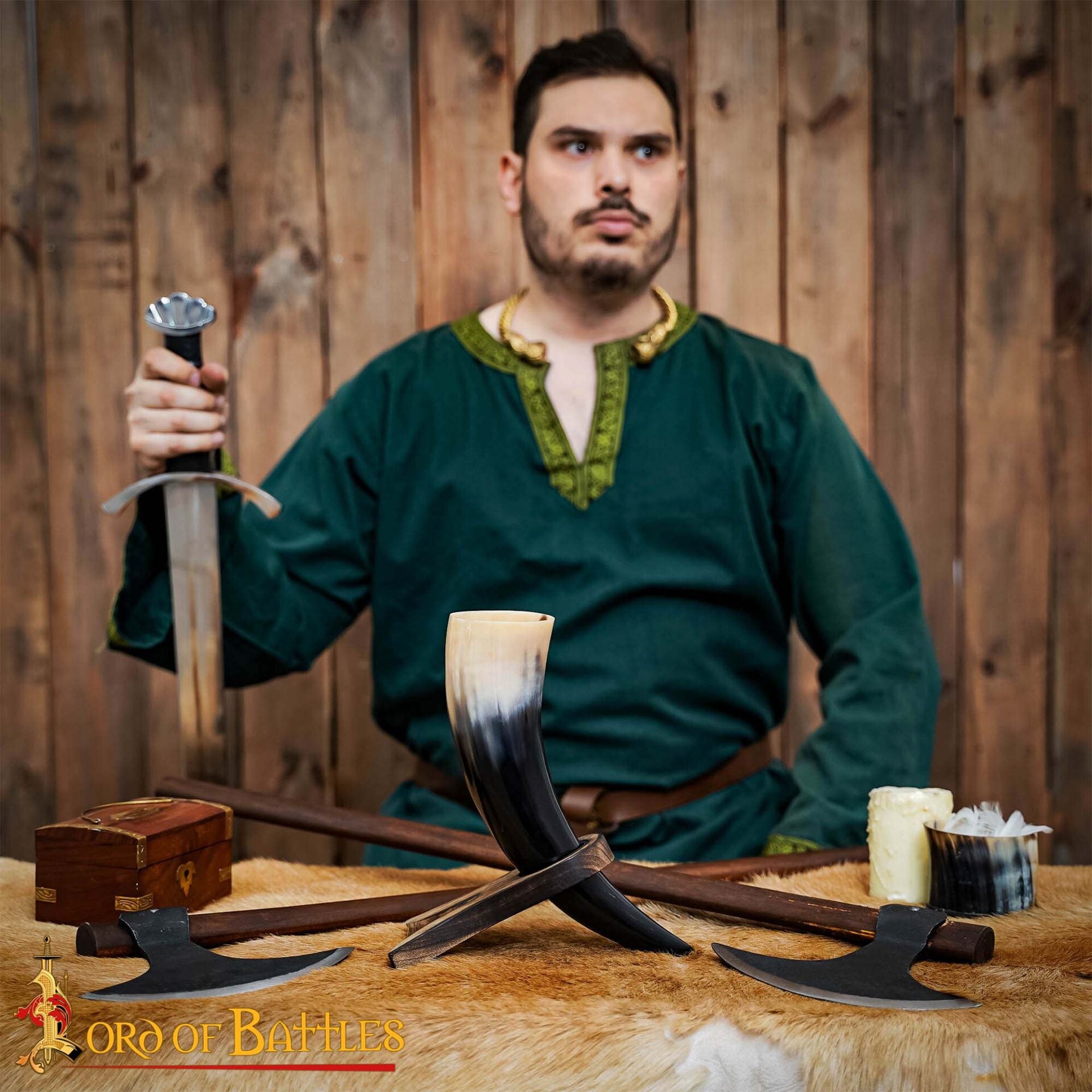 Soporte de Madera Artesanal para Cuerno de Vikingo con Forro de Ante - Expositor Rústico - Imagen 9