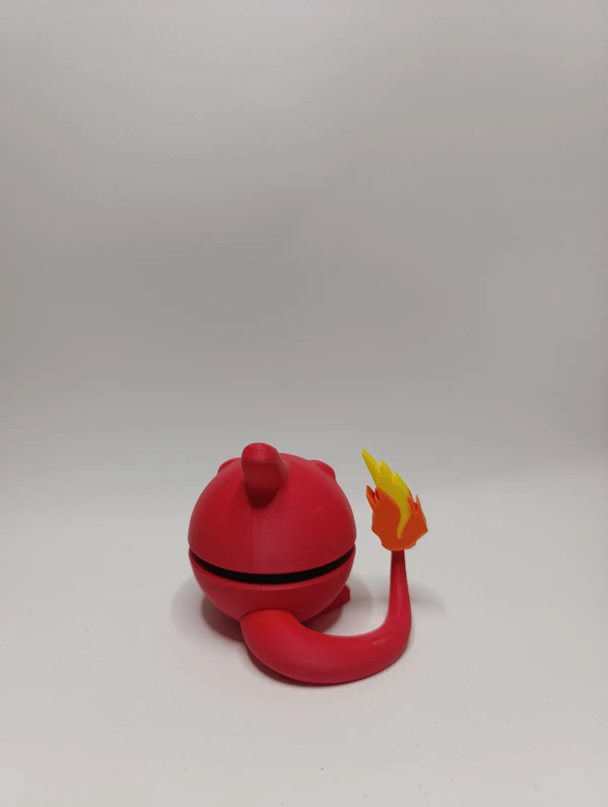 Poké Ball Charmeleon Coleccionable de Alta Calidad