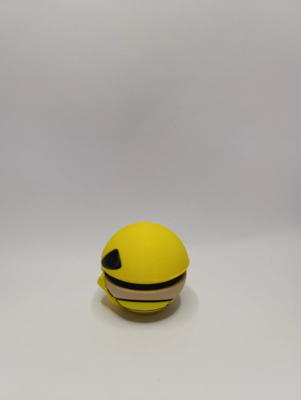 Poké Ball Kakuna Réplica Coleccionable